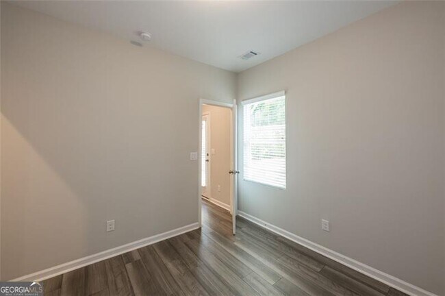 Building Photo - 381 Skylar Way SE