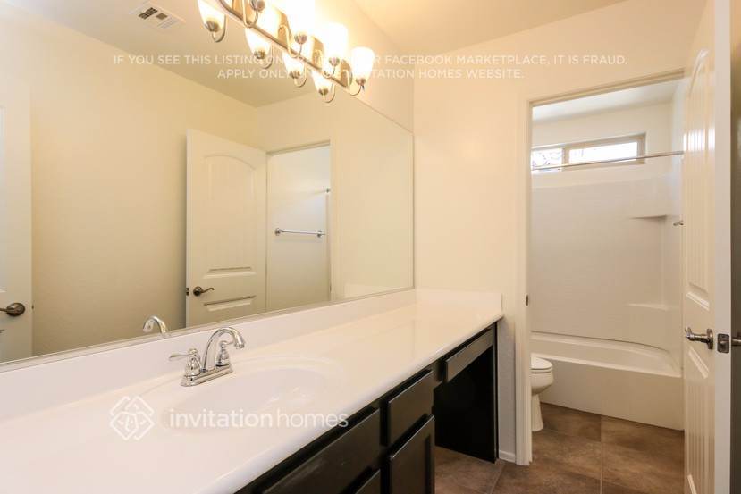 Building Photo - 1285 E Dragon Fly Rd