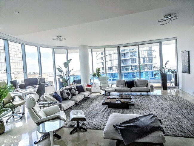 Building Photo - 200 Biscayne Blvd Way