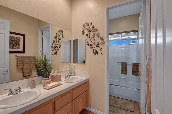 Building Photo - 54 Camino Real