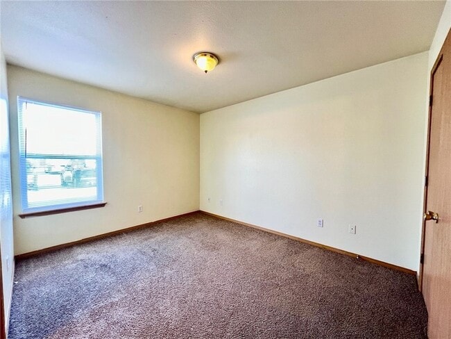 Building Photo - 416 Sadie Ln