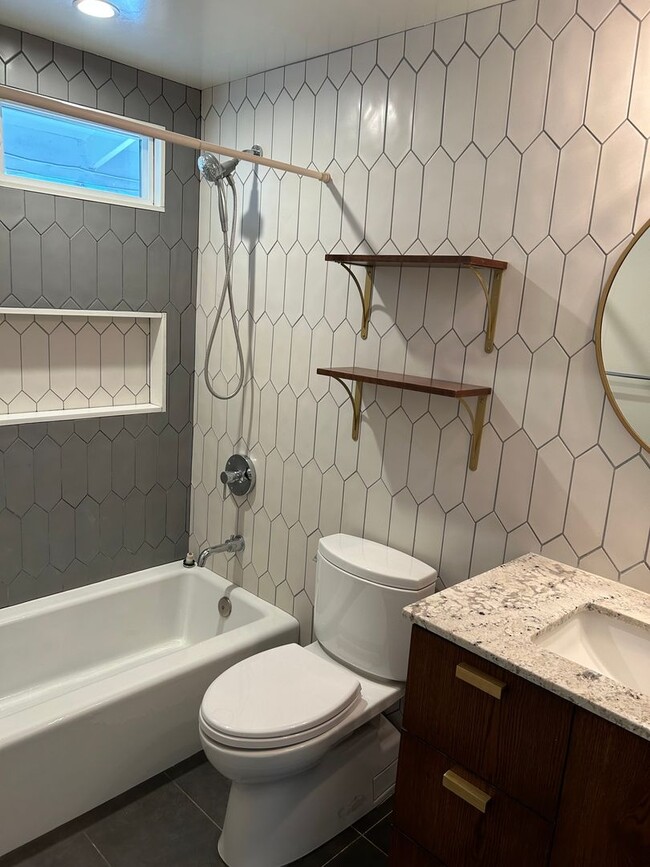 Building Photo - Rossmoor Home for rent. 3 bedrooms 2 baths.