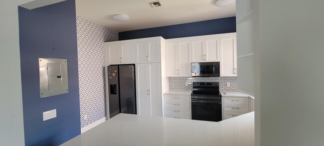 Building Photo - 5299 Europa Dr