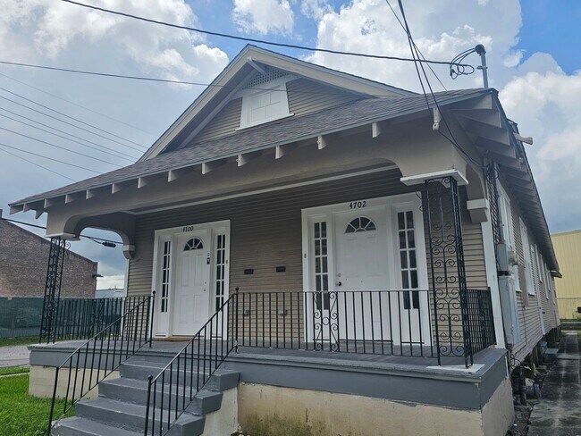 Building Photo - 3 Bedroom Apt. steps from Xavier University New Orleans