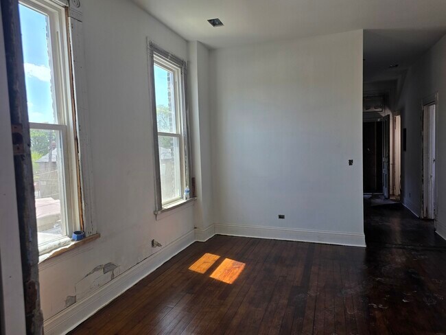 Building Photo - 3444 S Western Ave