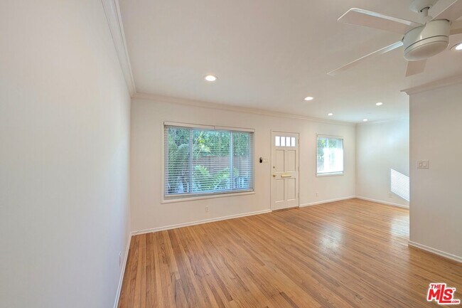Building Photo - 224 Bicknell Ave