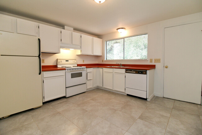 Building Photo - Great 2bd/1bth Duplex in the South Hills ~...