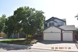 Building Photo - Beautiful 5 bedroom home w/ 3 car garage in Littleton