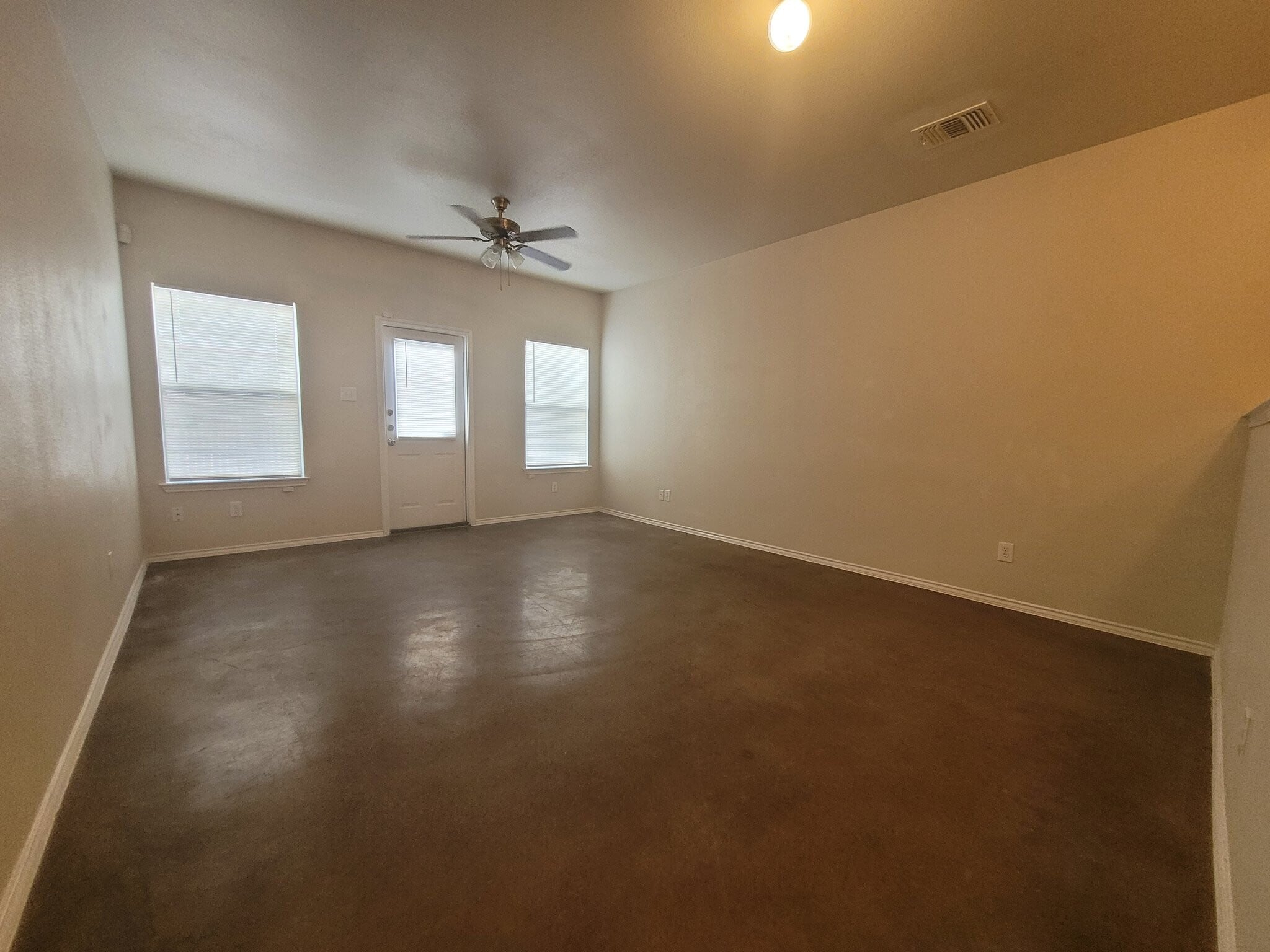 Building Photo - 10806 Mathom Landing