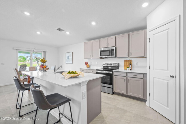 Building Photo - 846 Dockside Dr SW