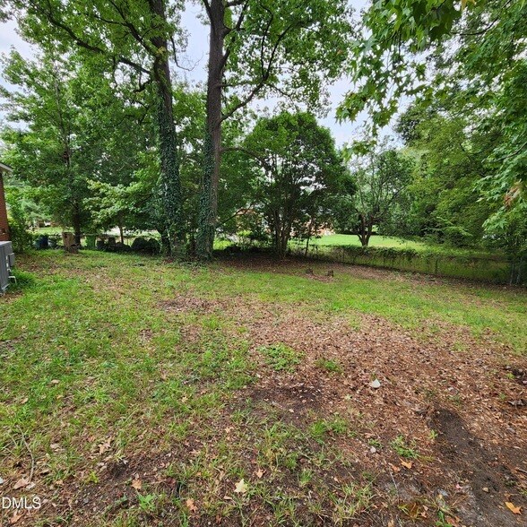 Building Photo - 1208 Thames Ct
