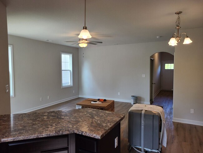 Building Photo - Beautiful 3 bedroom, 2.5 bath townhome - Holly Ridge - Rent discount!