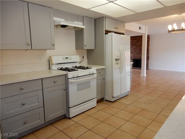 Building Photo - 3163 Panocha St