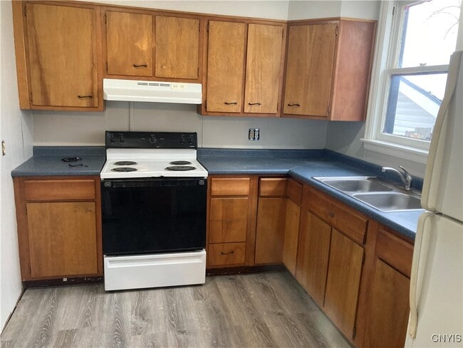 Building Photo - 206 Arlington St