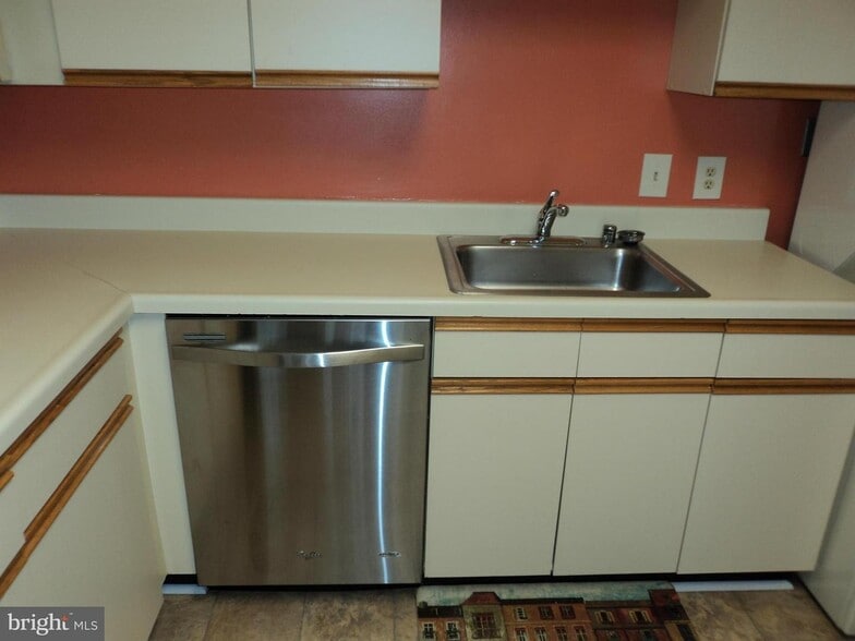 Dishwasher - 5505 Seminary Rd