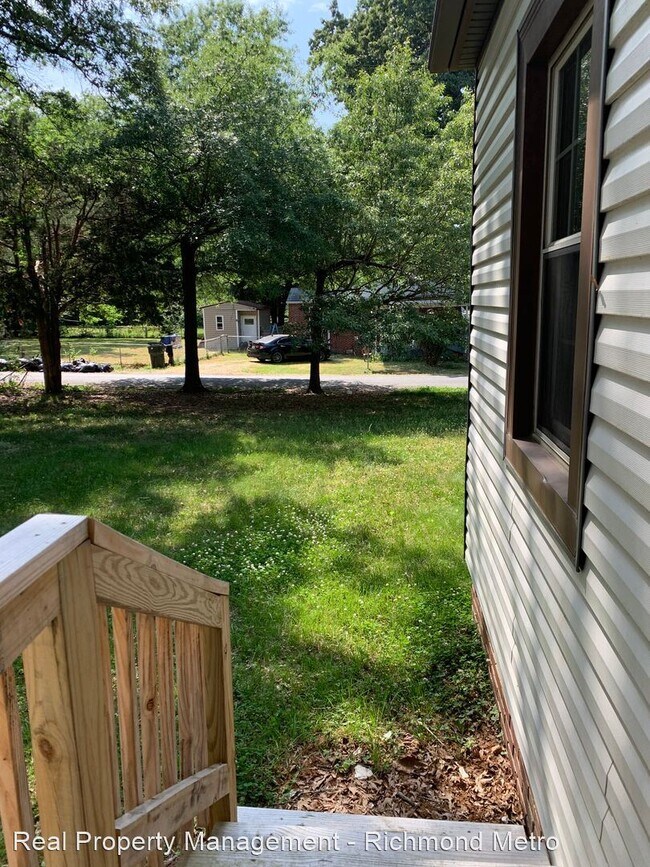 Building Photo - 3 br, 1.5 bath House - 5745 Snead Rd