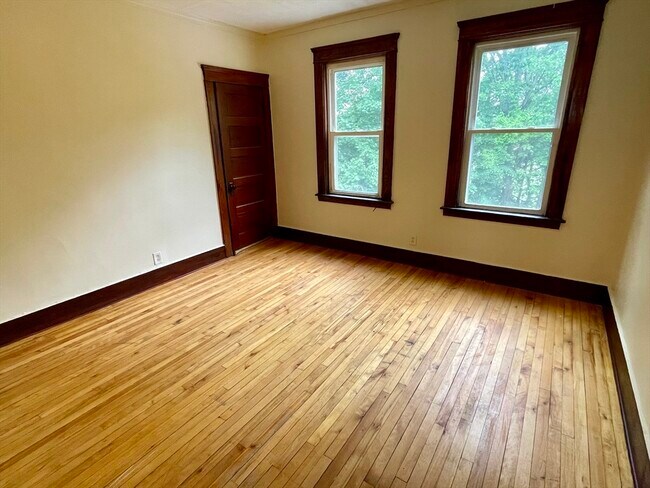 Building Photo - 10 Agawam St