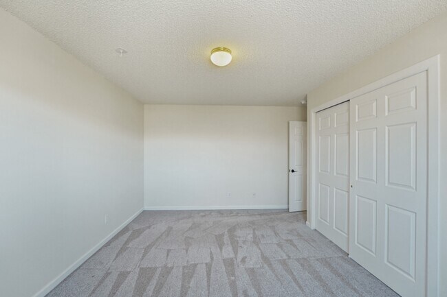 Building Photo - 9045 Aldersgate Ct