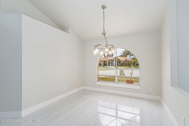 Building Photo - 1885 Fox Bay Dr
