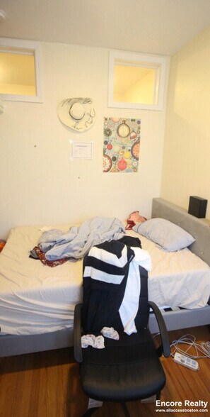 Building Photo - 84 Fenway