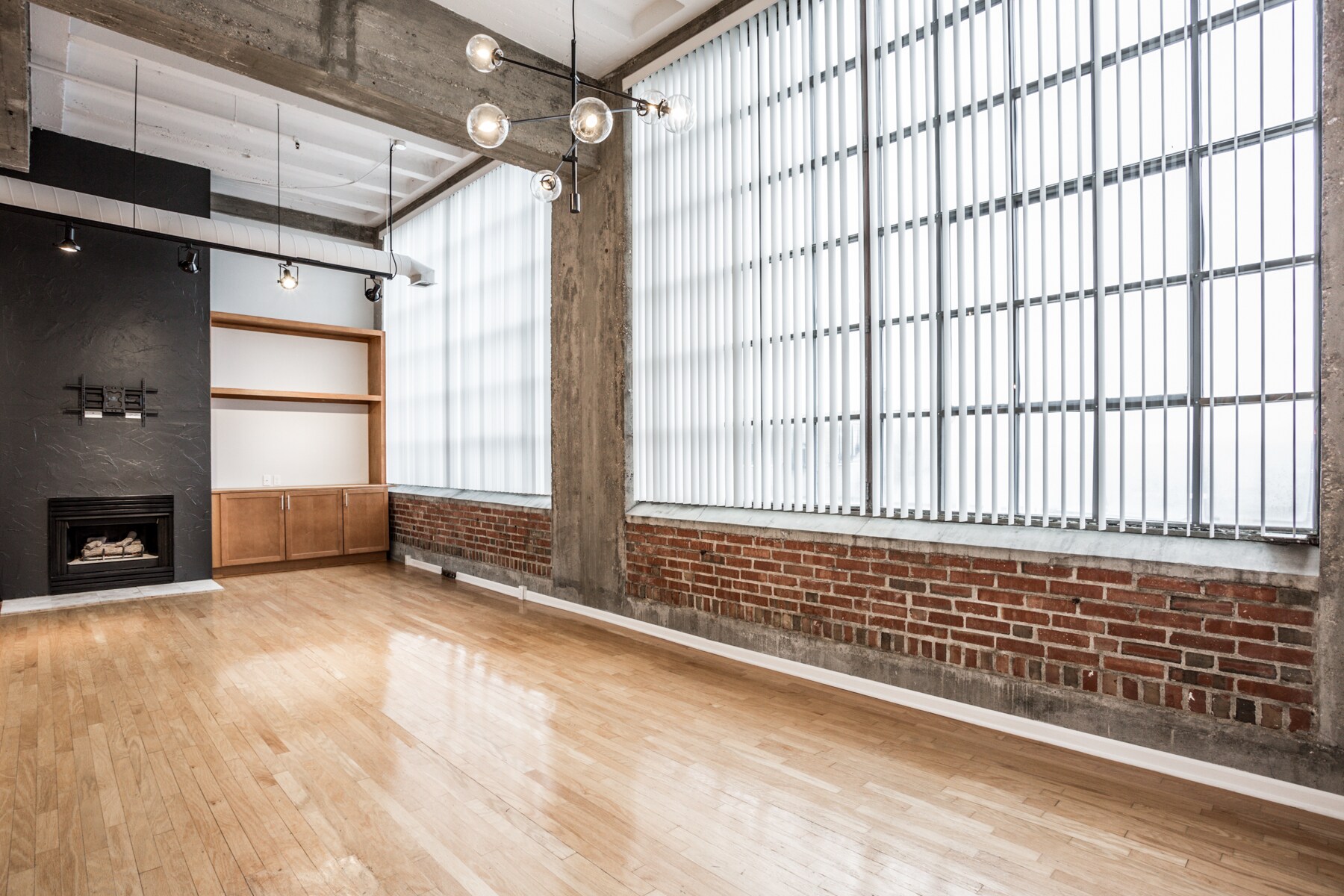 Building Photo - 611 N Park Ave