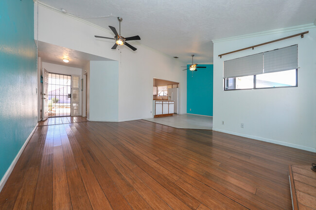 Building Photo - 10281 E Foxmoor Dr