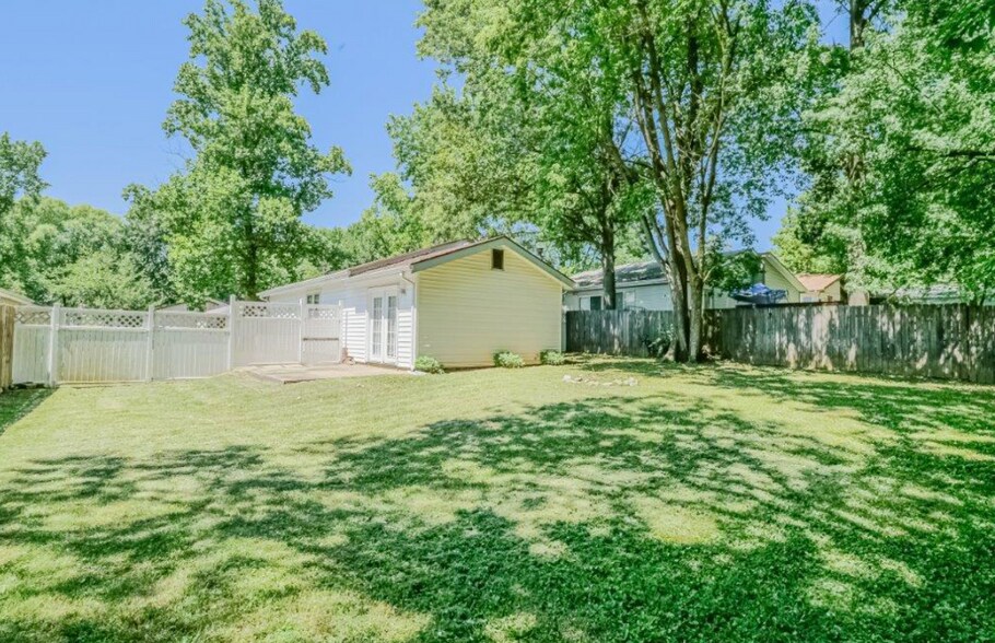 Building Photo - 2355 Buttonwood Ct