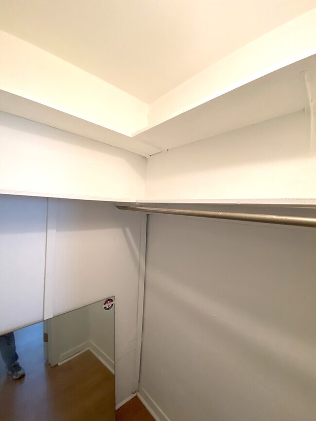 Building Photo - 82 Bergen Ave