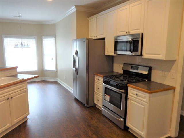 Building Photo - 1296 Crown Terrace