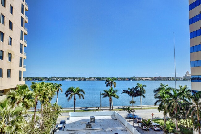 Building Photo - 1551 N Flagler Dr