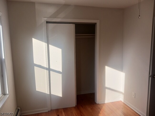 Building Photo - 83 N Willow St