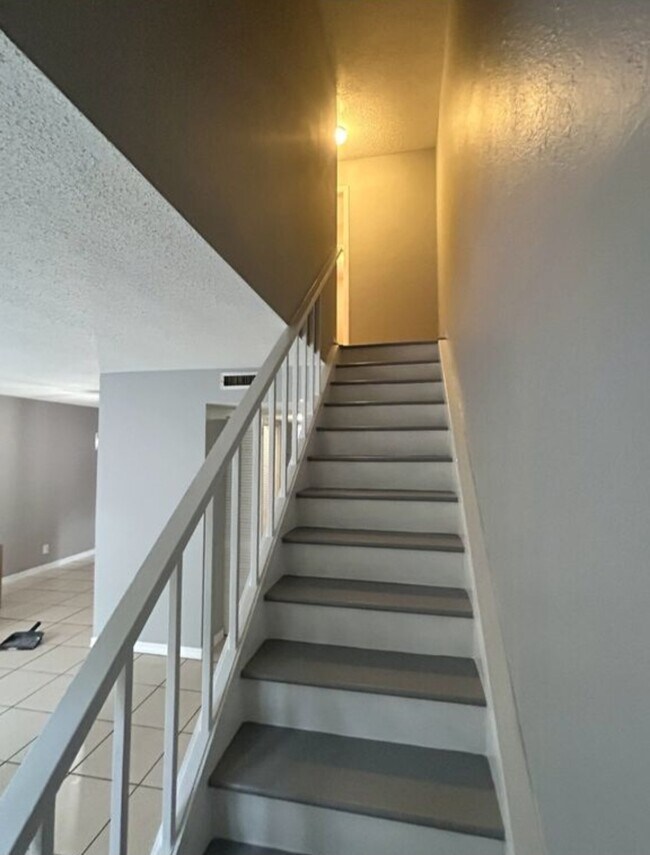 Building Photo - 8626 Cattail Dr