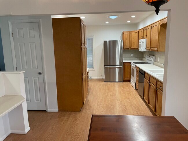 Building Photo - 6243 Gray St