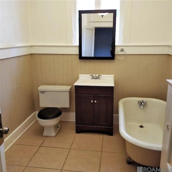 Building Photo - 1833 Wisteria St