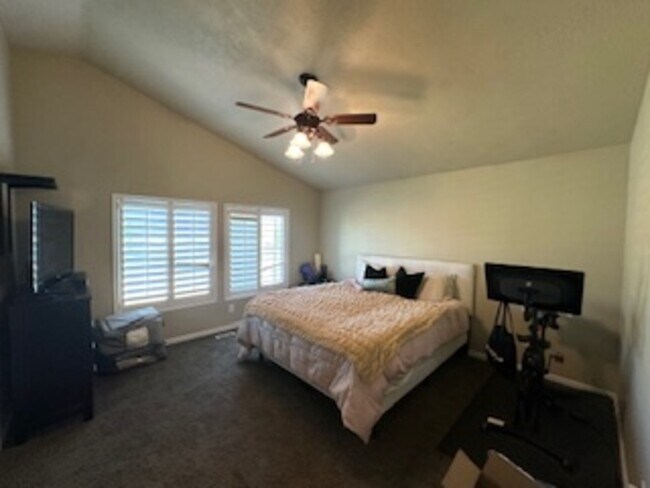 Building Photo - 13294 Cherry Crest Dr