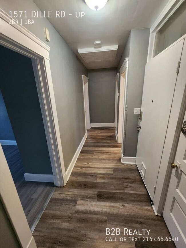 Building Photo - 1571 Dille Rd