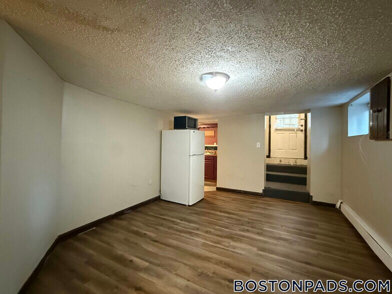 Building Photo - 31 Seattle St