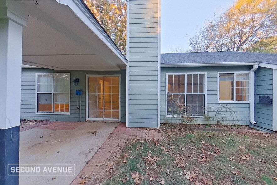 Building Photo - 3703 Windy Hill Dr SE