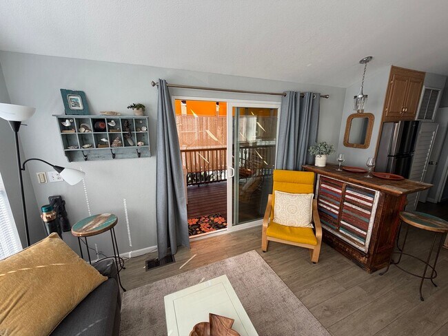 Building Photo - Charming Bungalow by the Beach in Leucadia!