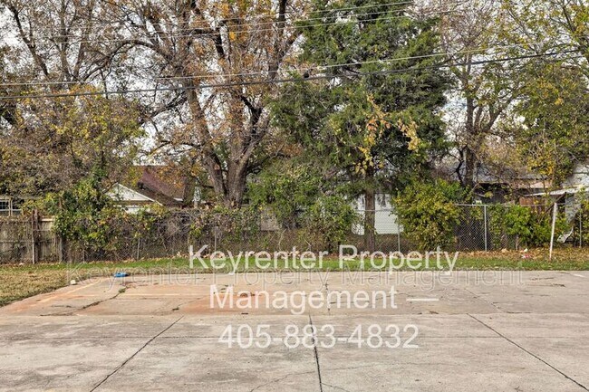 Building Photo - 2325 NW 12th St