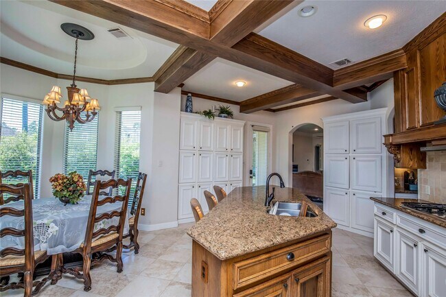 Building Photo - 25219 Hideaway Run Dr