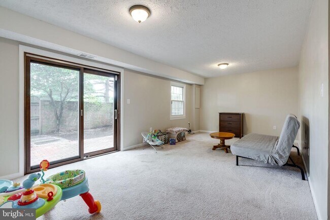 Building Photo - 12707 Harborview Ct