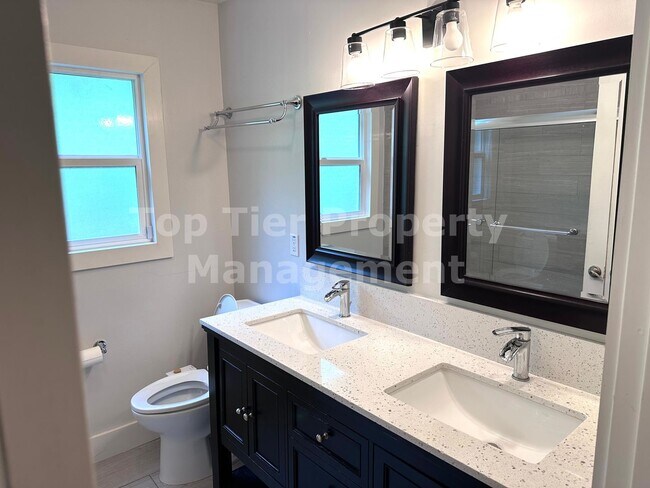 Building Photo - Very Charming, updated 2 Bd/1 Ba, 1178 sf Single-Family House in Lafayette available May 14th for...
