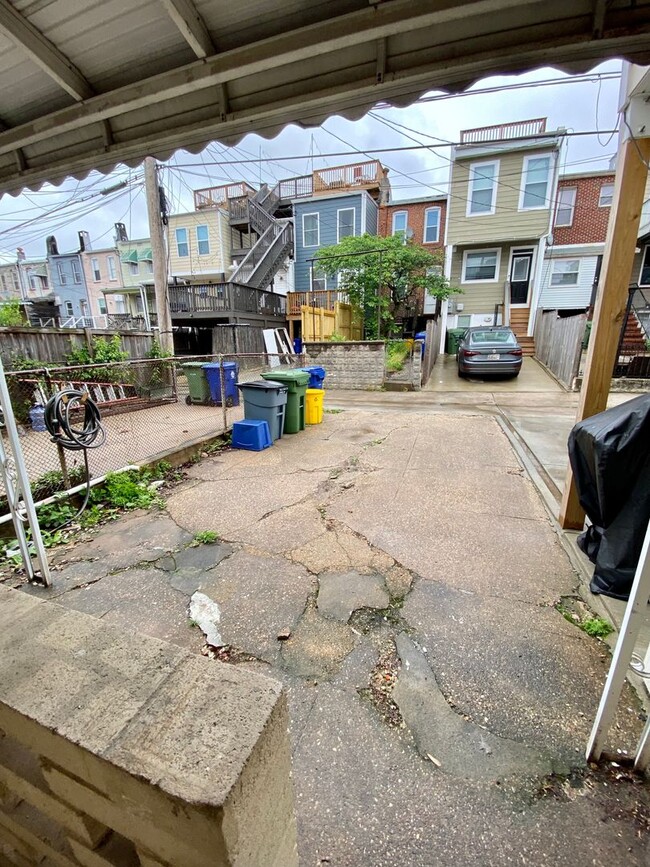 Building Photo - Remodeled 2 Bedroom Townhome in Highlandtown!