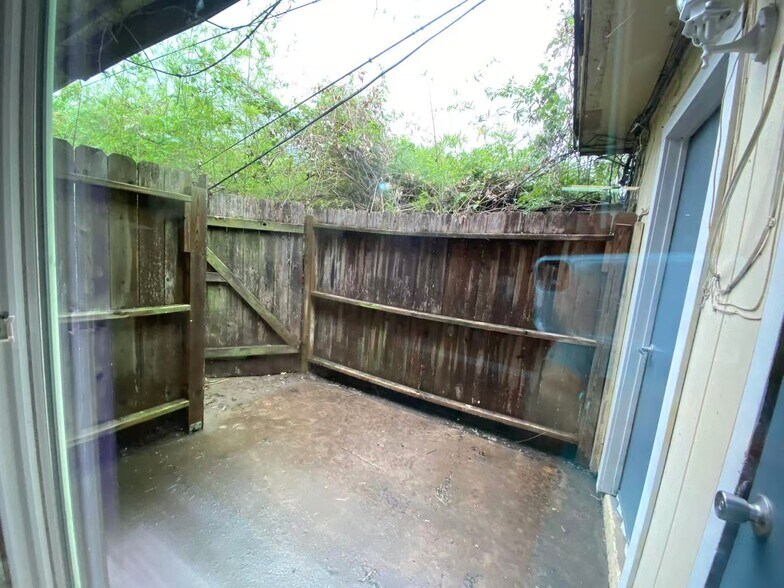 Building Photo - 5002 Blue Spruce Cir