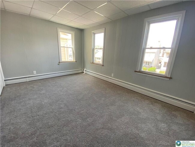 Building Photo - 3 bedroom beauty in Palmerton for rent