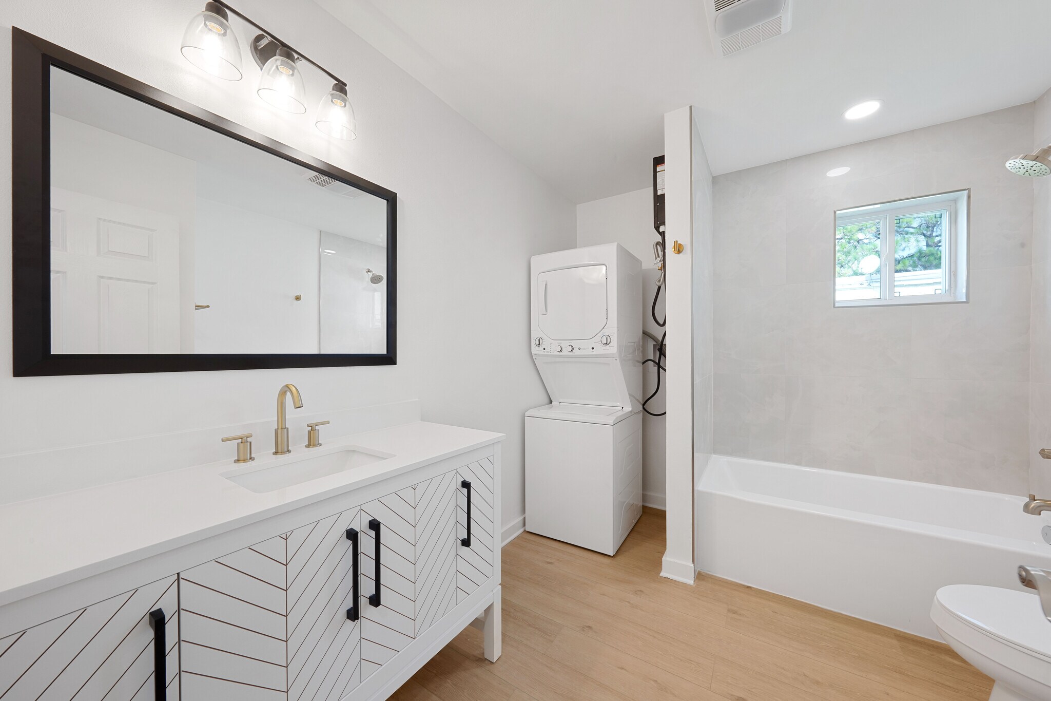 Building Photo - 2927 Nicholson Dr