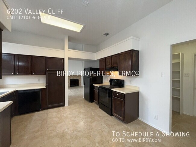 Building Photo - 6202 Valley Clf