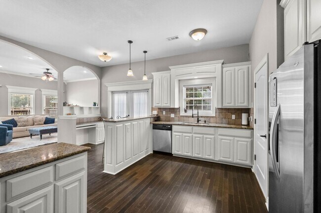 Building Photo - 563 N Tennyson Ln
