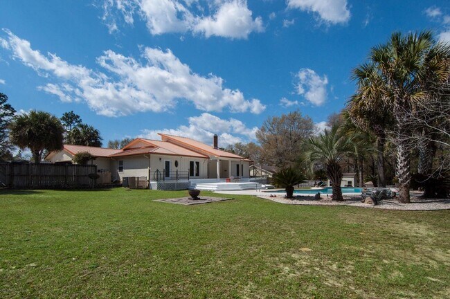 Building Photo - 255 Ridge Lake Rd